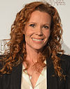 https://upload.wikimedia.org/wikipedia/commons/thumb/1/1a/Robyn_Lively_-_November_2014_%28cropped%29.jpg/100px-Robyn_Lively_-_November_2014_%28cropped%29.jpg